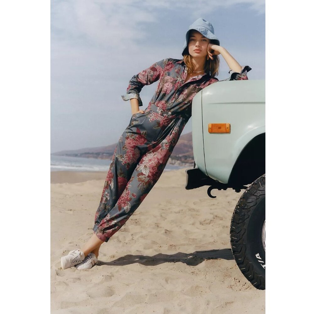 Anthropologie Fiona Utility Jumpsuit / Size 6 / Floral Motif